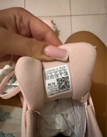 Used Adidas sneakers bike — image 5 of 5