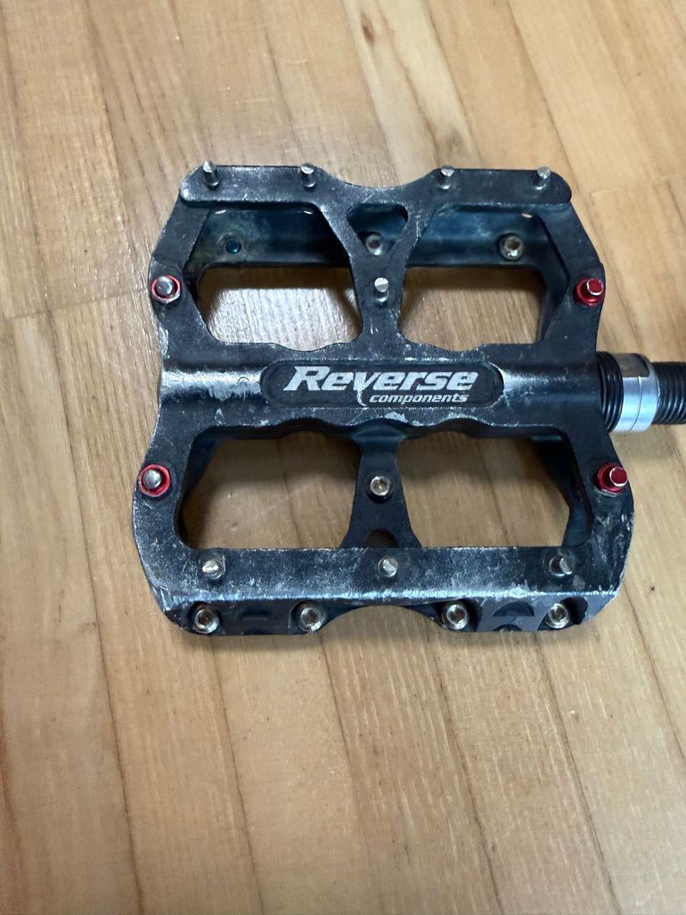 Used Reverse Components Escape Flat Pedals bike — image 2 of 4