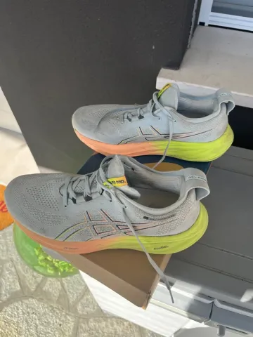 Tweedehands Asics Gel Nimbus 26 Paris bike — afbeelding 6 van 6