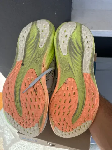 Tweedehands Asics Gel Nimbus 26 Paris bike — afbeelding 3 van 6