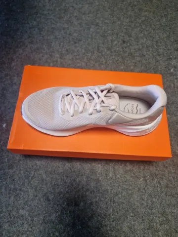 Used Nike Revolution 7 bike — image 3 of 4