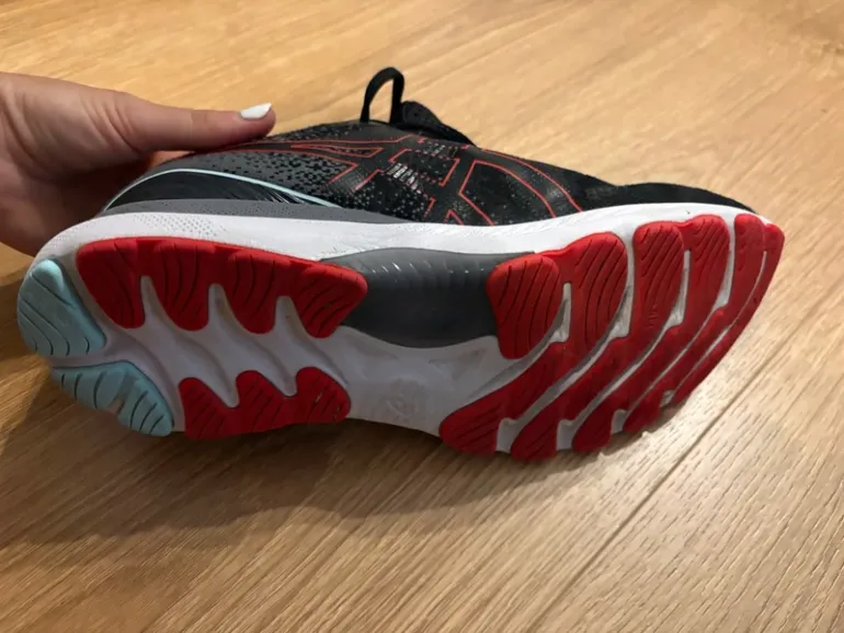 Tweedehands Asics Gel-Nimbus 23 bike — afbeelding 4 van 5