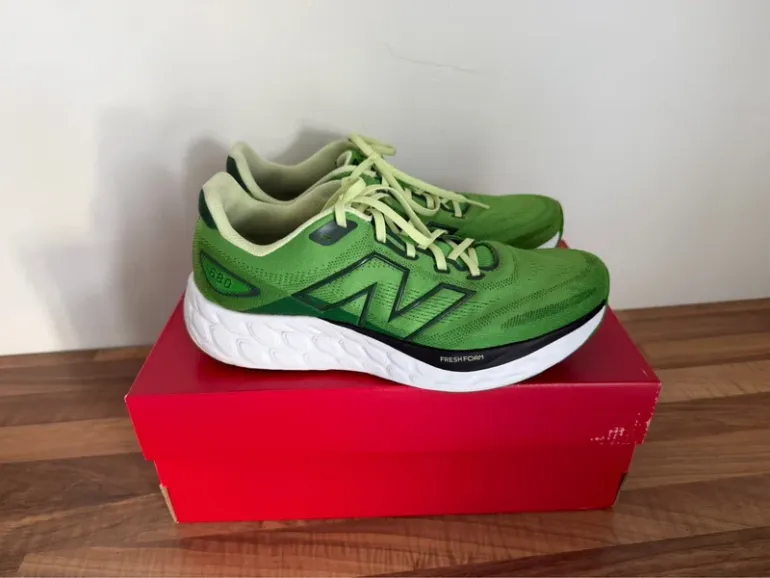 Used New Balance Fresh Foam 680 bike — image 2 of 9