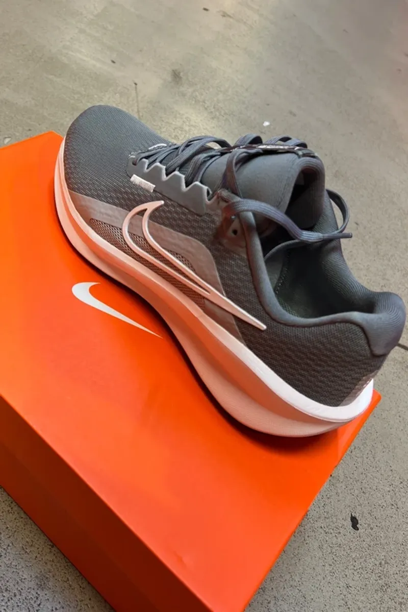 Used Nike Downshifter 12 Running Shoes