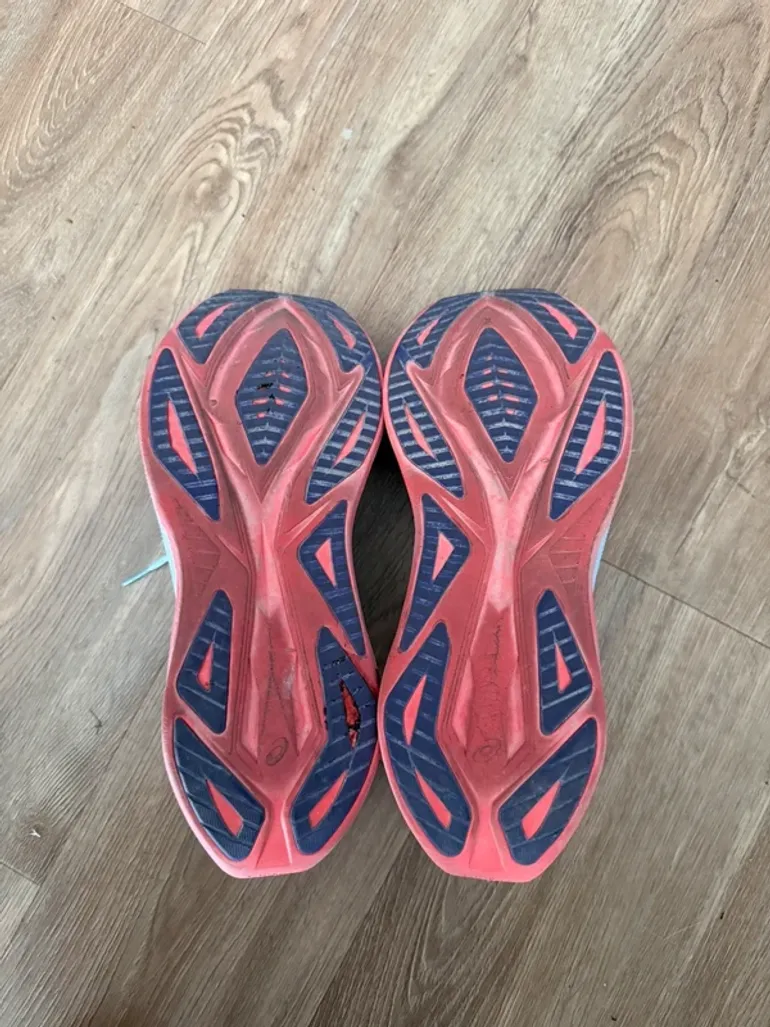 Used Asics Superblast 2 bike — image 2 of 3