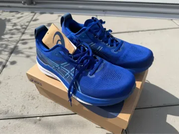 White GEL-KAYANO 33 bike d'occasion — image 1 sur 4