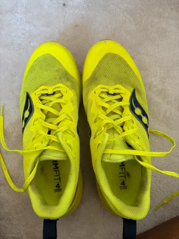Used Saucony Running Shoes bike — image 1 of 4