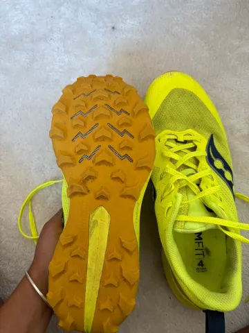 Used Saucony Running Shoes bike — image 4 of 4