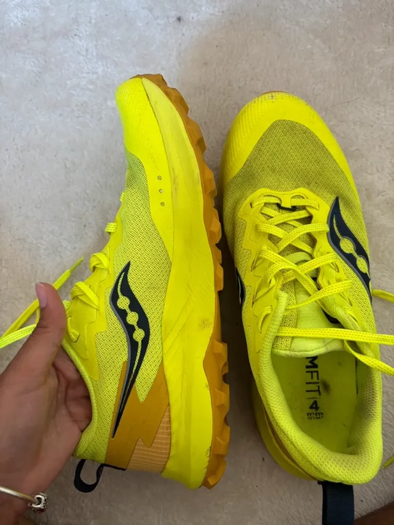 Used Saucony Running Shoes bike — image 2 of 4