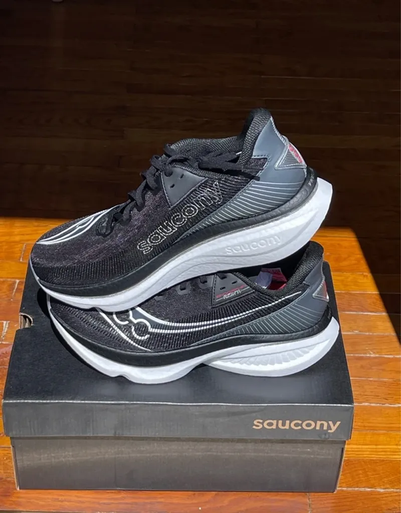 Used Saucony Endorphin Azura Running Shoes