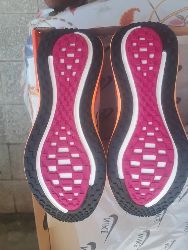 Used Nike Vomero Plus Run bike — image 8 of 9