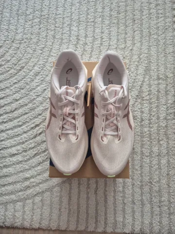 Used Asics Novablast 6 bike — image 6 of 7