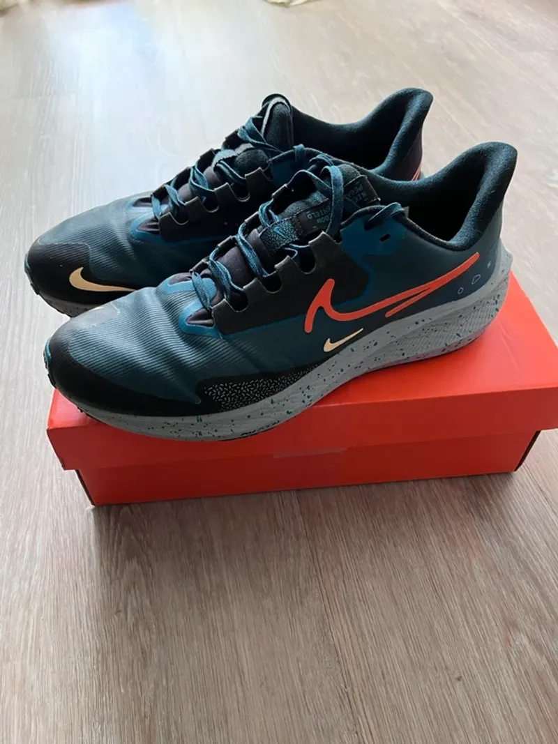 Gebrauchtes Pegasus Air Zoom 39 Shield Running Shoes