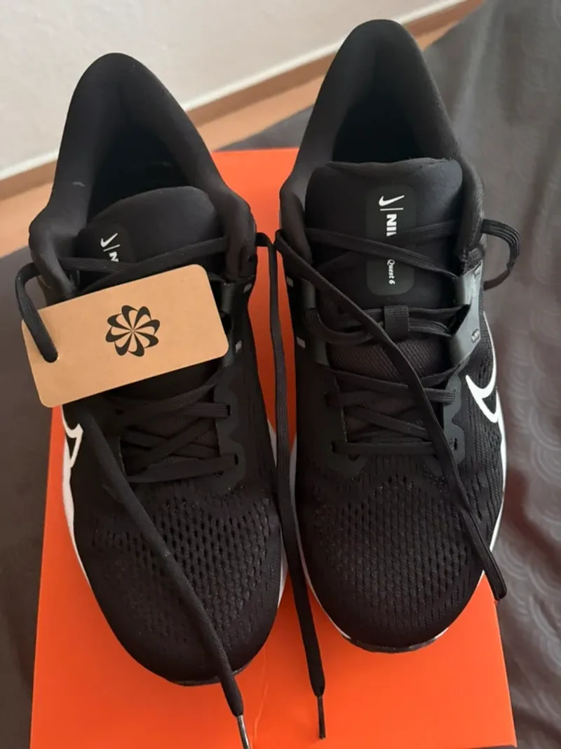 Used Nike Quest 6 Running Shoes