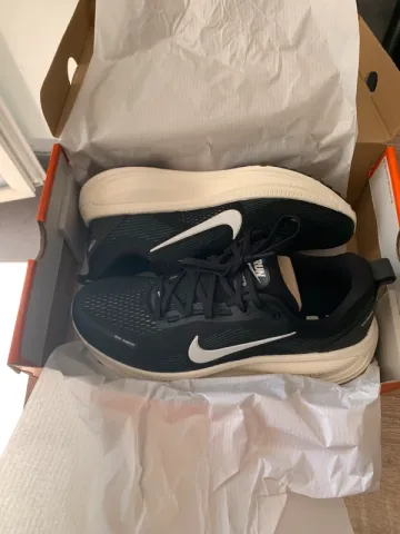 Nike Vomero 18 bike de segunda mano — imagen 1 de 7