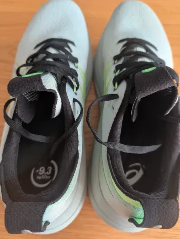 Tweedehands Asics Gel Nimbus 28 bike — afbeelding 9 van 14