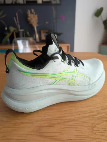 Tweedehands Asics Gel Nimbus 28 bike — afbeelding 6 van 14