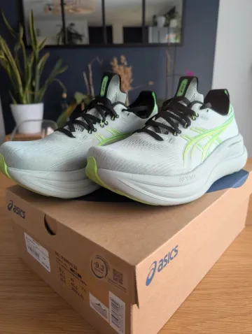 Tweedehands Asics Gel Nimbus 28 bike — afbeelding 1 van 14