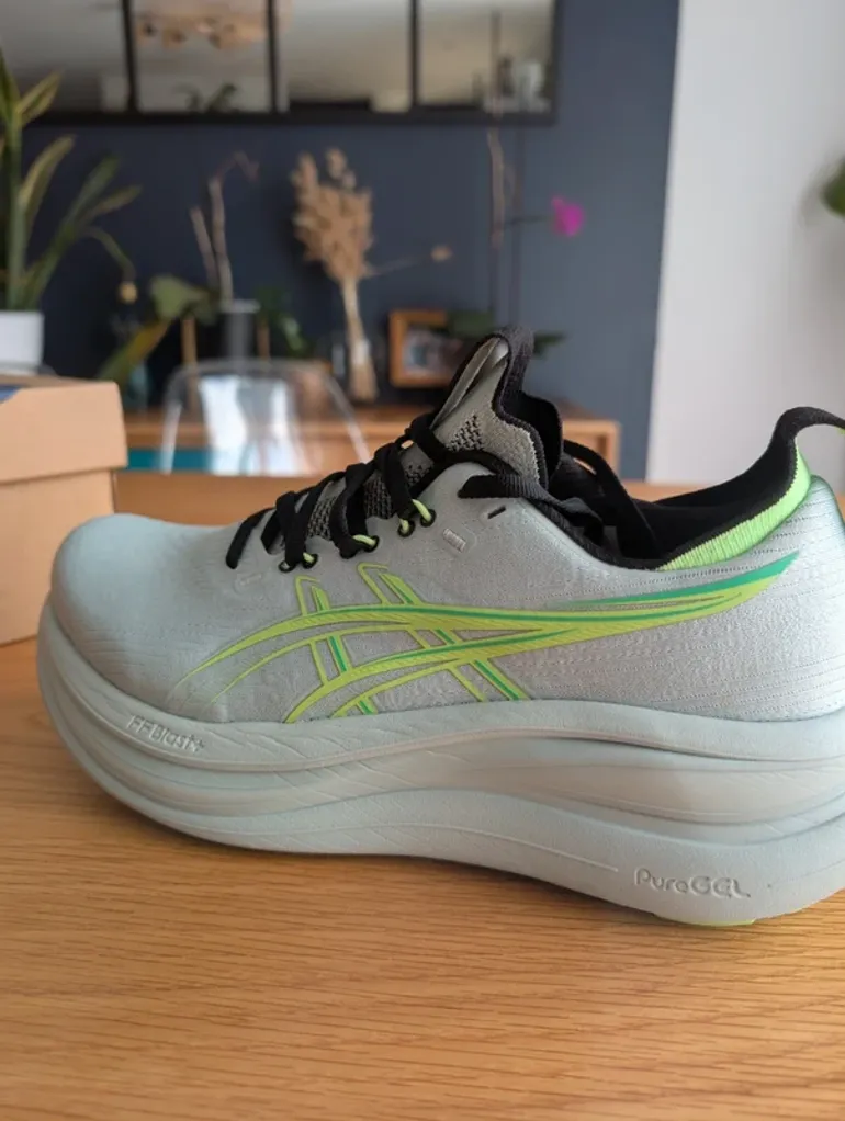 Tweedehands Asics Gel Nimbus 28 bike — afbeelding 4 van 14