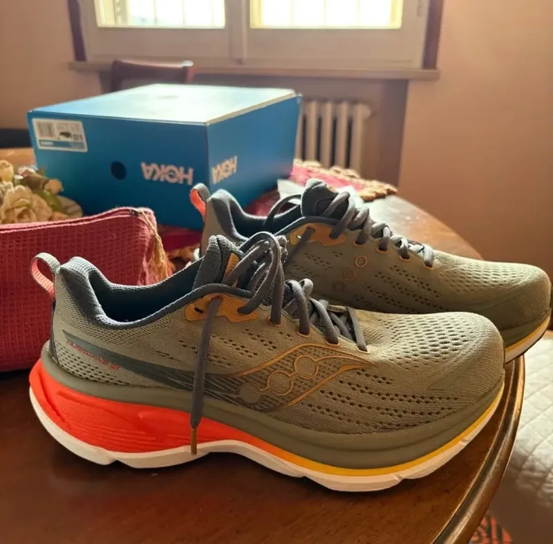 Używany Saucony Hurricane 25 Running Shoes