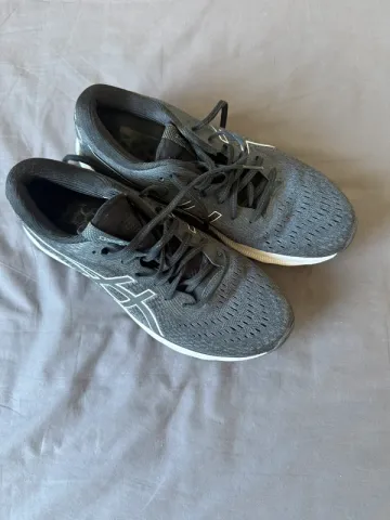 Tweedehands Asics Gel Nimbus 24 bike — afbeelding 2 van 4