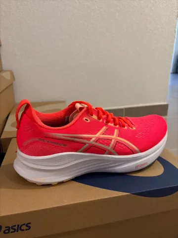 Asics Gel-Kayano 32 bike usato — immagine 1 di 3
