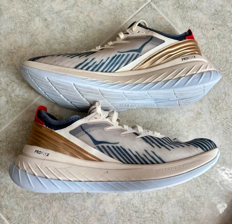 Used Hoka Carbon X-SPE bike — image 5 of 12