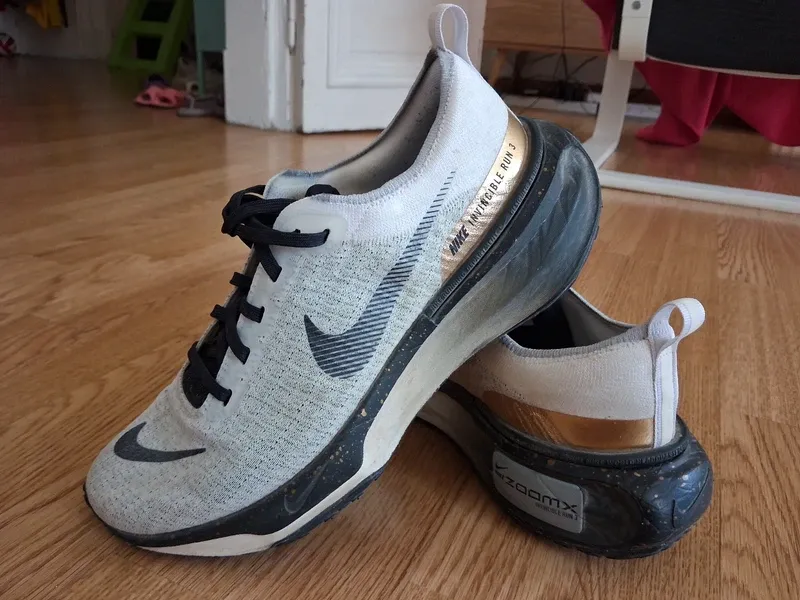 Käytetty Nike Invincible 3 Running Shoes