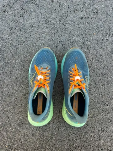 Used Hoka Running Shoes bike — image 4 of 5