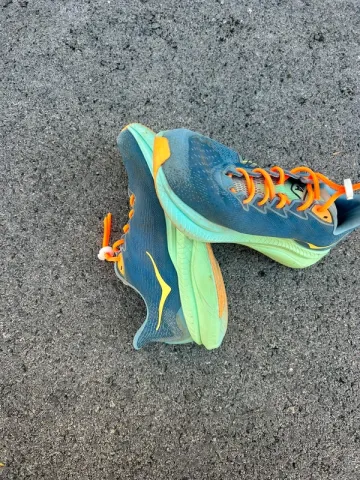 Used Hoka Running Shoes bike — image 5 of 5