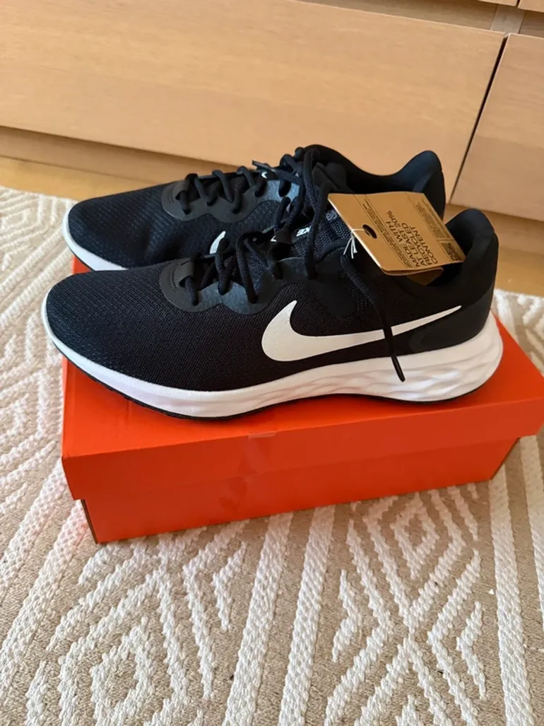 Použité Nike Revolution 6 bike — obrázek 2 z 3
