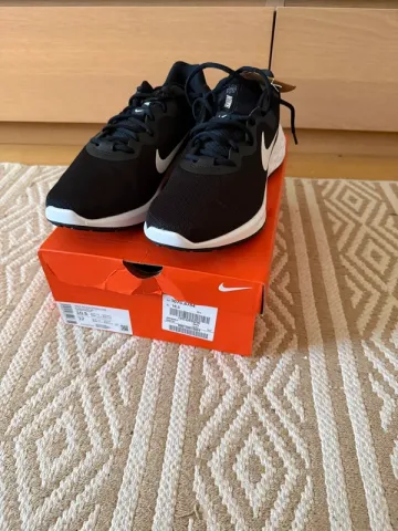 Použité Nike Revolution 6 bike — obrázek 1 z 3