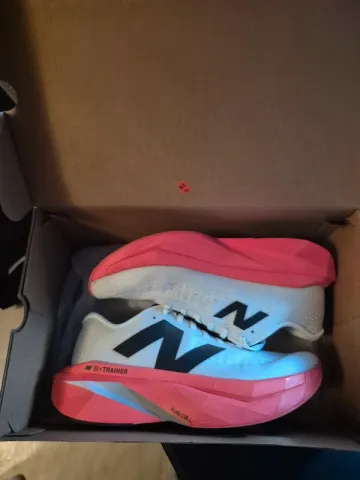 Used New Balance Fuelcell Supercomp Trainer V3 bike — image 1 of 7