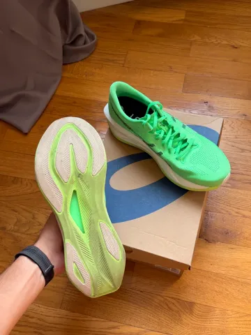 Used Asics plaque nylon bike — image 3 of 5
