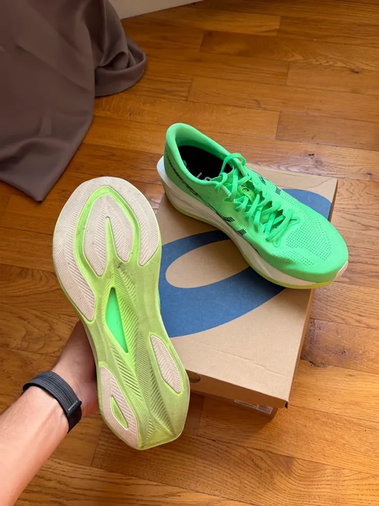 Used Asics plaque nylon bike — image 3 of 5