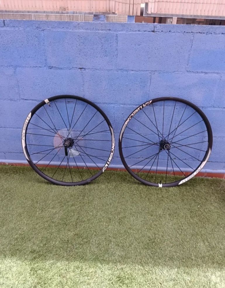 Sram 27, 5" Roam 30 XD bike usato — immagine 11 di 15