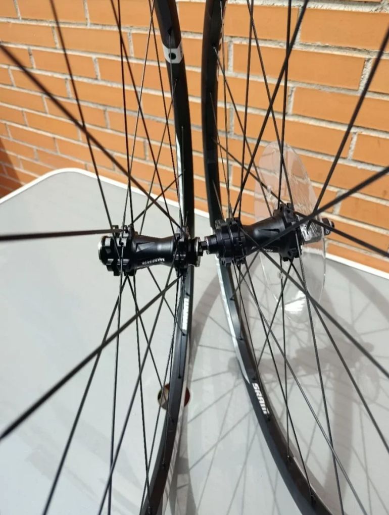 Sram 27, 5" Roam 30 XD bike usato — immagine 12 di 15