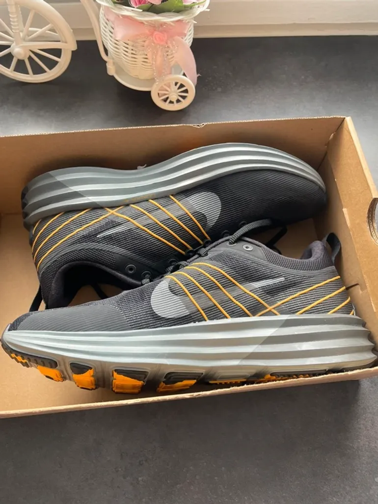 Used Nike Lunar Roam bike — image 2 of 6