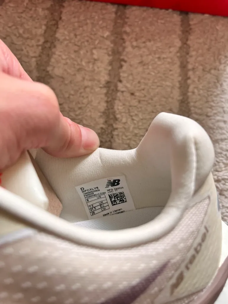 Used New Balance FuelCell Rebel v5 bike — image 7 of 8
