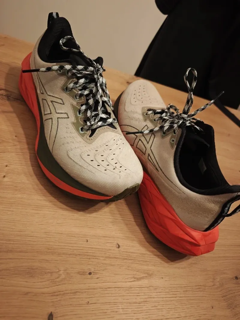 Used Asics Novablast 4 TR Running Shoes