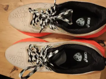 Used Asics Novablast 4 TR bike — image 4 of 9