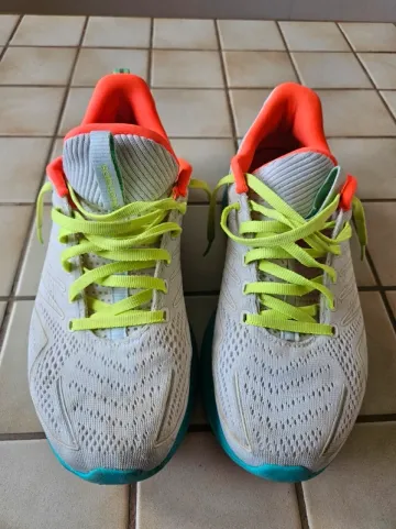 Saucony Endorphin Shift bike usato — immagine 4 di 6
