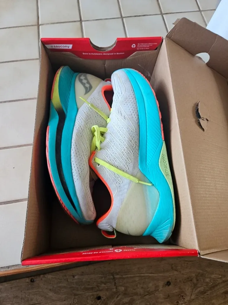 Saucony Endorphin Shift bike usato — immagine 6 di 6