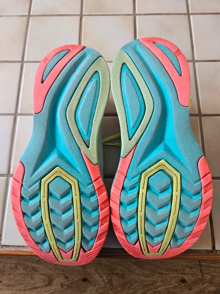 Saucony Endorphin Shift bike usato — immagine 5 di 6