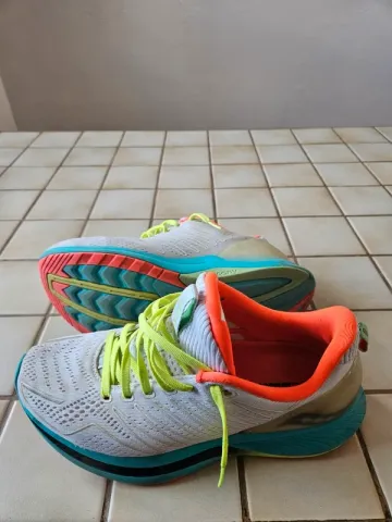 Saucony Endorphin Shift bike usato — immagine 1 di 6