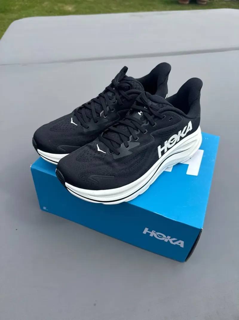 Used Hoka Clifton 10 Running Shoes