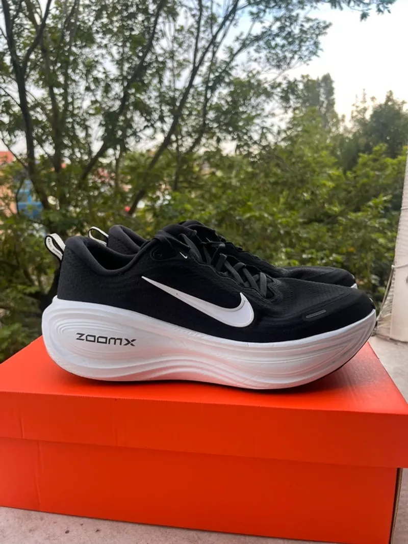 Used Nike Vomero Plus Running Shoes