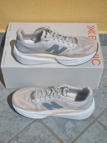 Gebrauchtes New Balance Rebel V5 bike — Bild 3 von 4