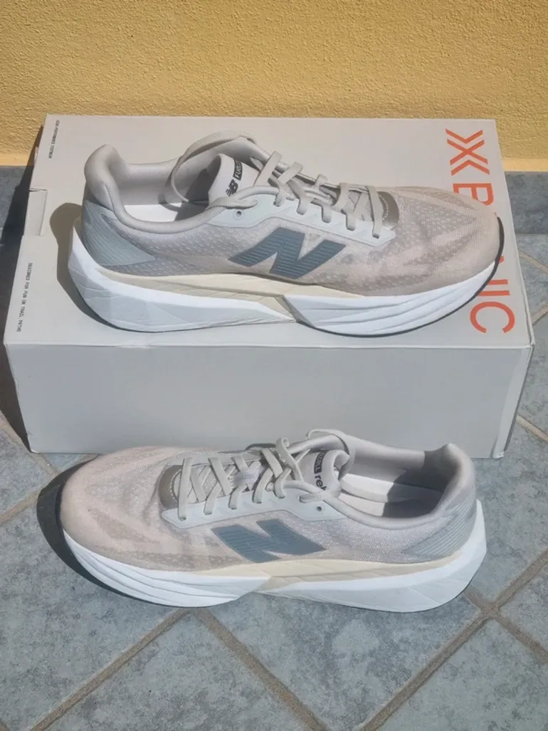 Gebrauchtes New Balance Rebel V5 bike — Bild 3 von 4