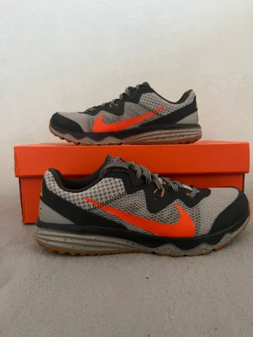 Brugt Orange Nike Laufschuhe bike — billede 1 af 7
